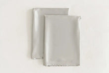 Load image into Gallery viewer, Brightr® 100% Silk 22 momme pillowcase Brightr®