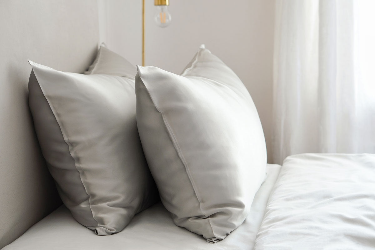 Brightr Stella pillow & Silk Pillowcase bundle